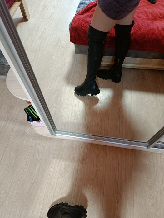 Продам жіночі ботфорти модні шкіряні