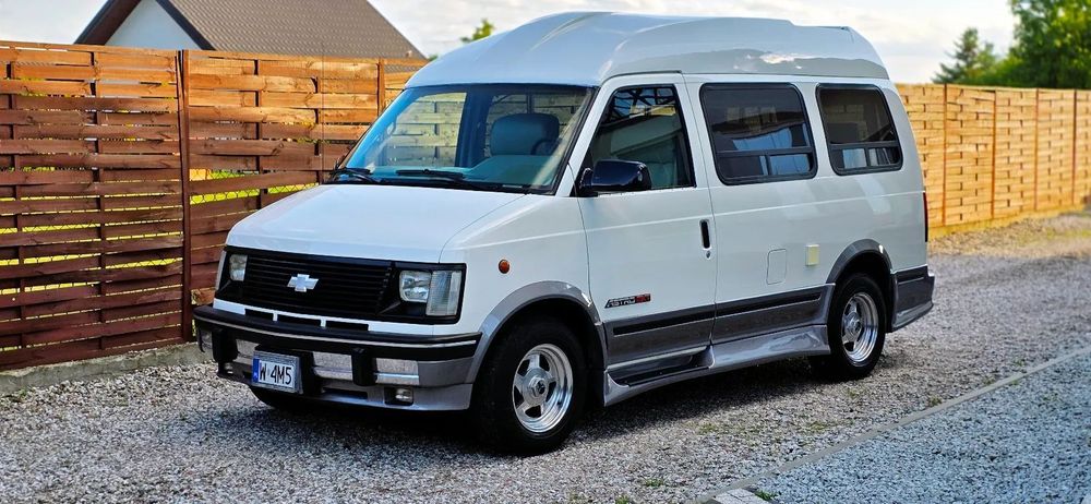 Chevrolet Astro Chevrolet Astro 4,3 RWD Salonka Kamper z funkcją spania 220v Punisher