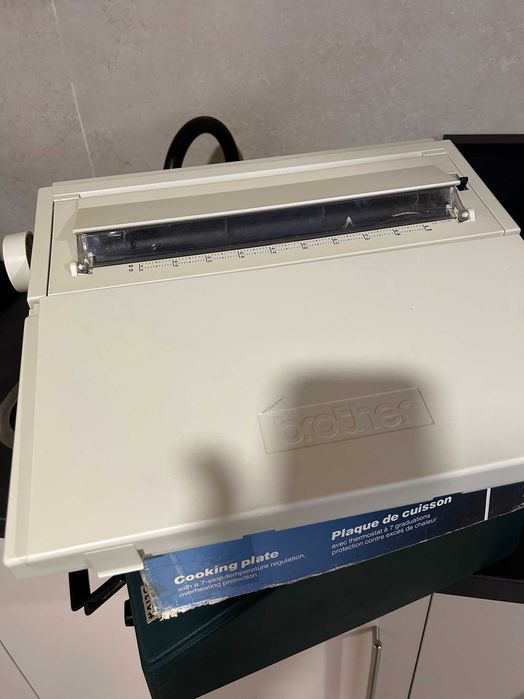 Máquina de escrever antiga