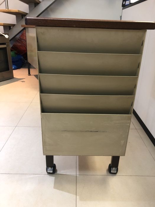 Mesa de apoio escritório vintage em ferro e madeira