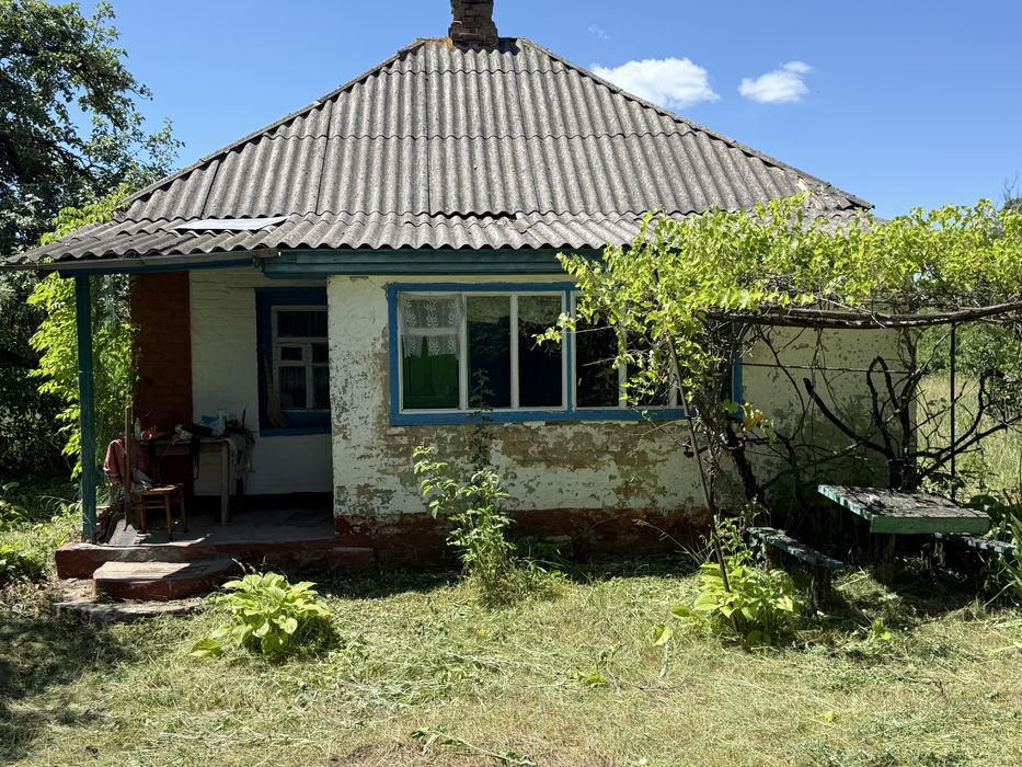 Продам будинок за містом