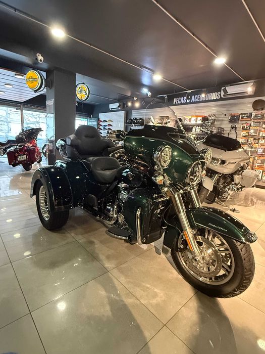 Harley Davidson Tri Glide Ultra 2024 verde