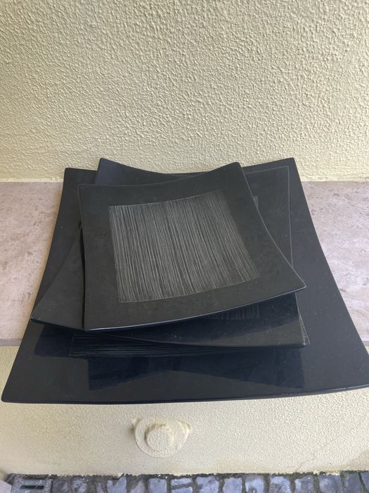 Conjunto de pratos decorativos