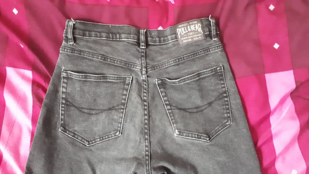 Ciemne jeansy mom fit Pull&Bear M/L