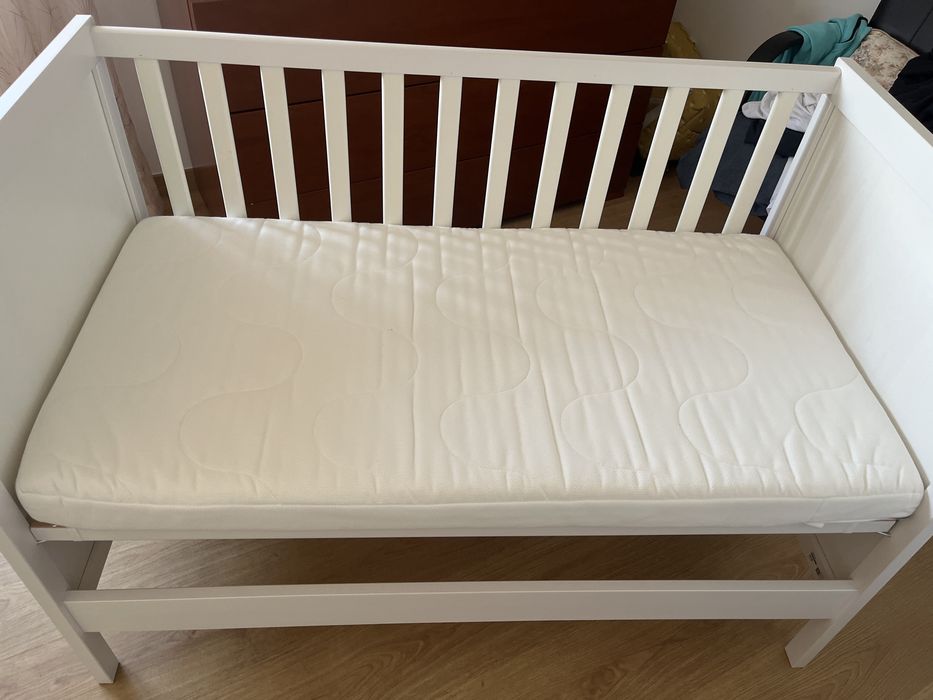 Berço novo IKEA Sundvik com colchao novo