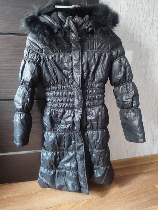 Подовжена курточка на дівчинку