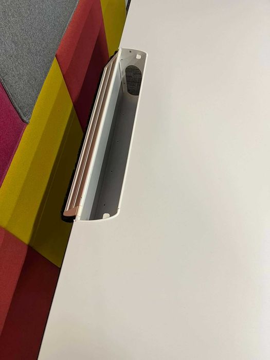 Biurko elektryczne regulowane 140x80 Kinnarps Series P białe okazja!