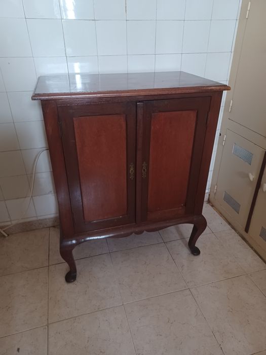 Móvel bar estilo Luis XV