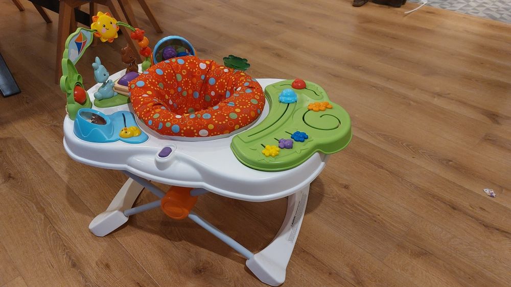 Siedzisko z centrum aktywności Fisher Price