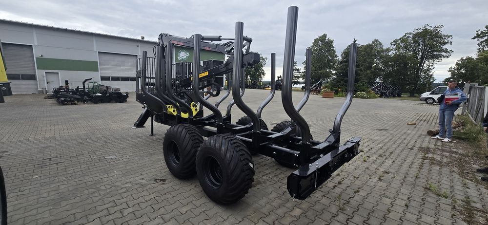 NOWA PRZYCZEPA LEŚNA PALMS 8D Z żurawiem  6.7M – Dostępna od ręki