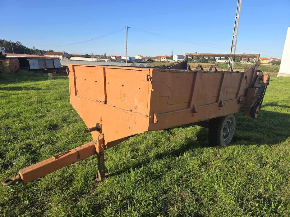 Reboque agricola espalhador de estrume - usado