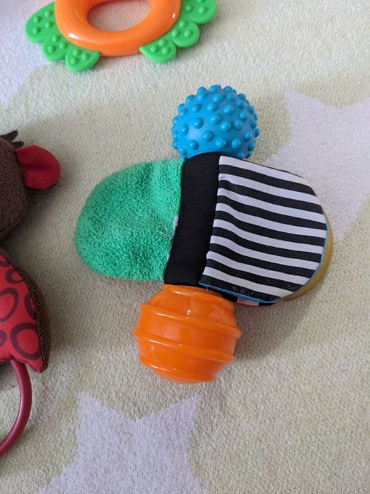 Бряскальця, погремушки, гризунки