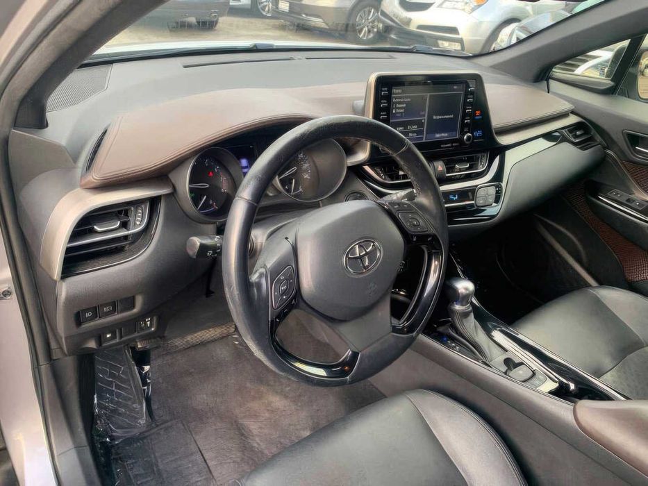 Toyota C-HR Limited      2019