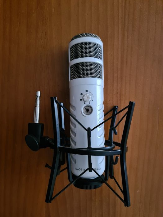 Microfone RODE PODCASTER + PSM1