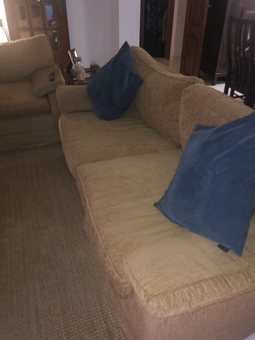 2 Sofas amarelos