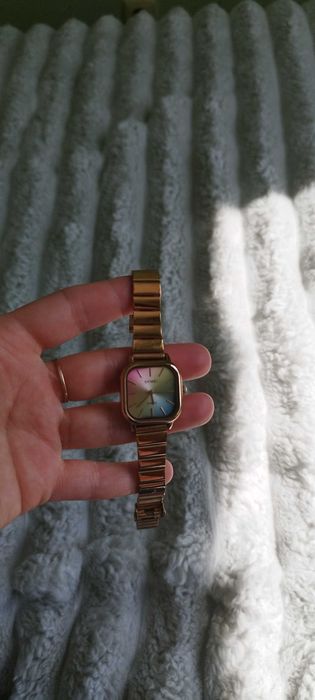 Жіночий годинник