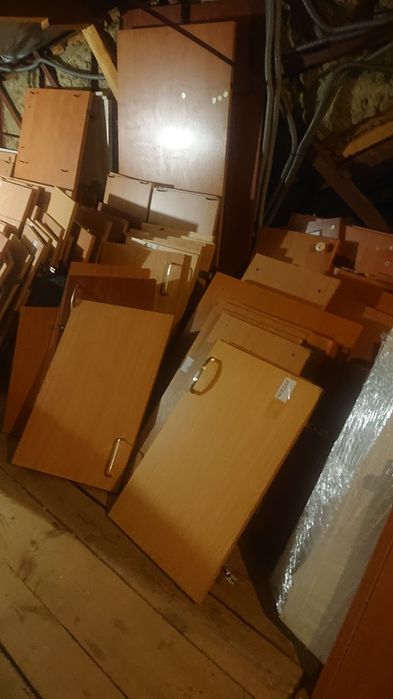 Из ДСП листы, полки, столешницы,для кухни дверцы