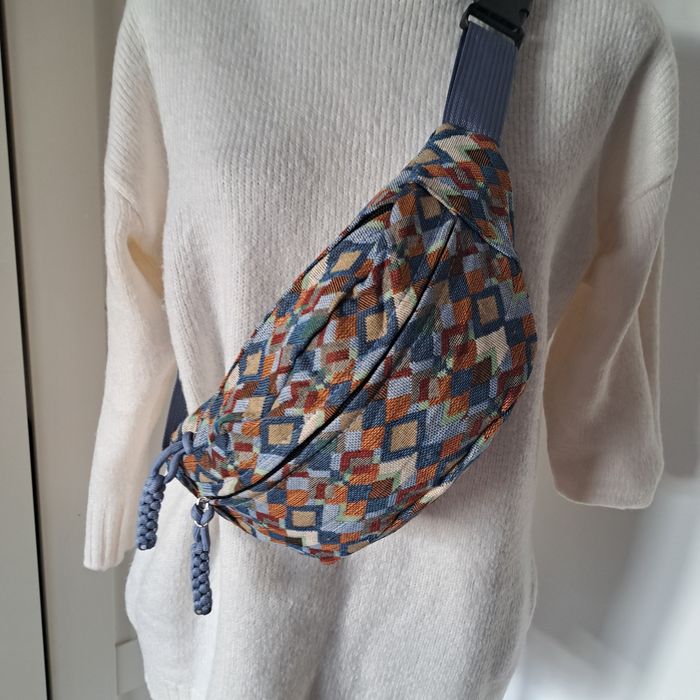 Pojemna nerka damska- nowa