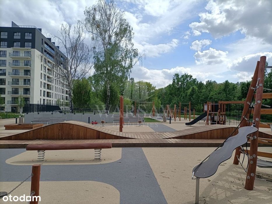 Redutowa: zupełnie nowe studio z balkonem