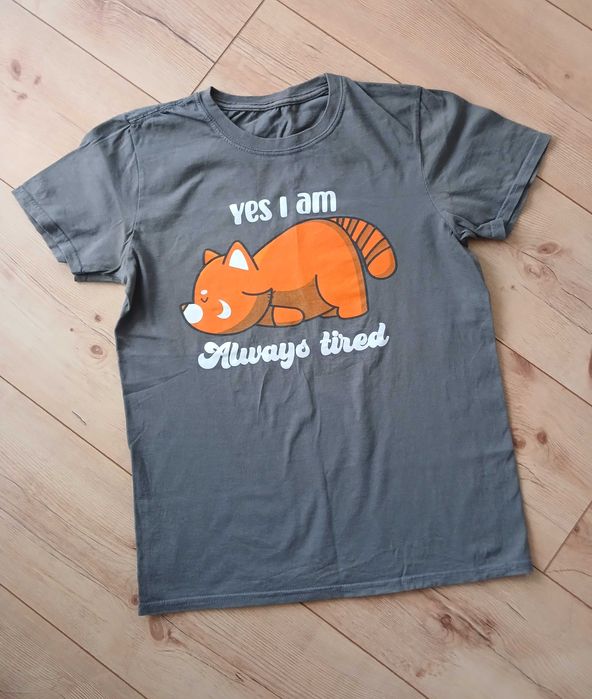 Жіноча футболка - розмір S