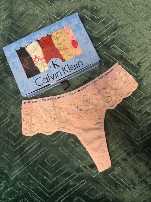 Stringi damskie Calvin Klein M,L