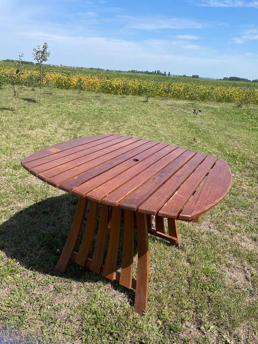 Набір садових меблів стіл і стільці