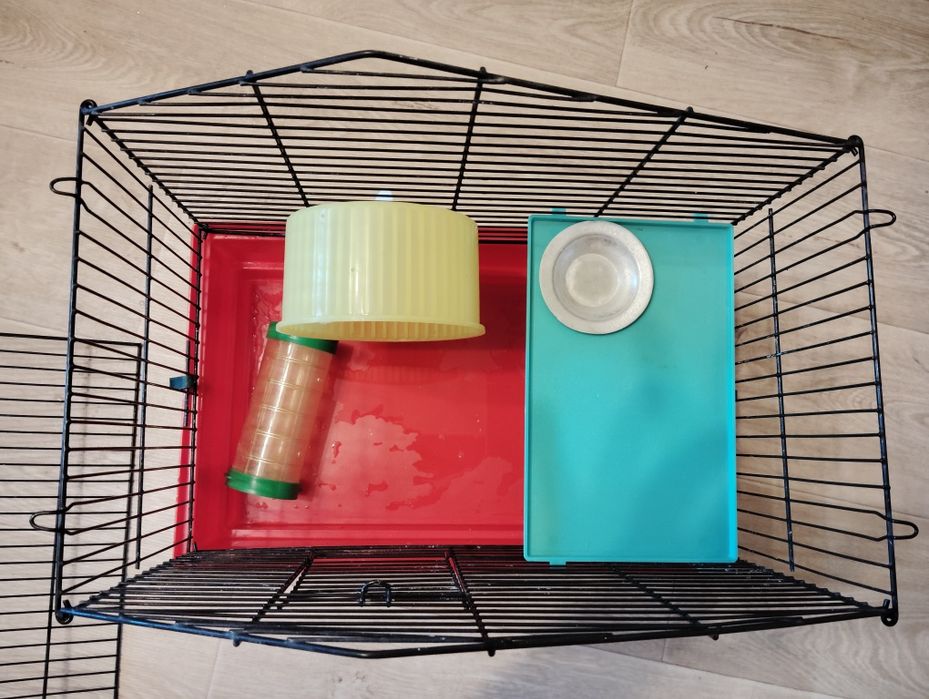 Клітка для домашніх улюбленців