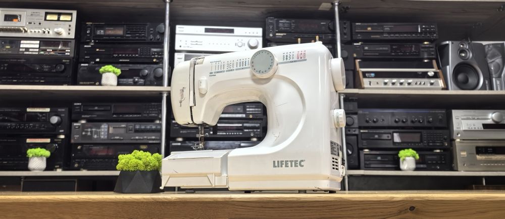Швейна машинка Lifetec LT8709/без педалі