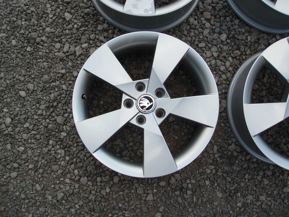 Felgi Aluminiowe 5x112x57  17''  ET49 Oryginał SKODA
