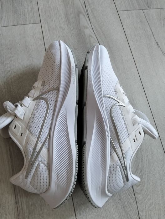 Жіночі красовки Nike 38.5р.24.5см нові