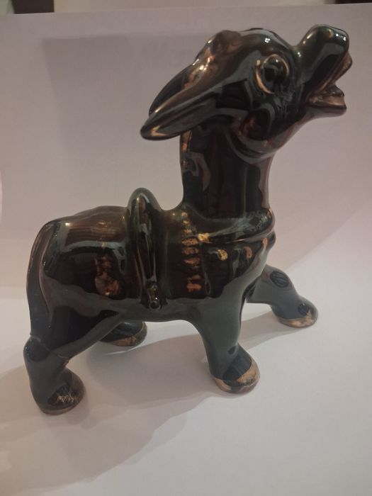 Estatueta burro sorridente