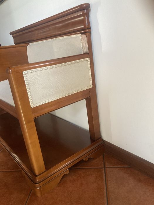 Móvel de entrada com banco em pele