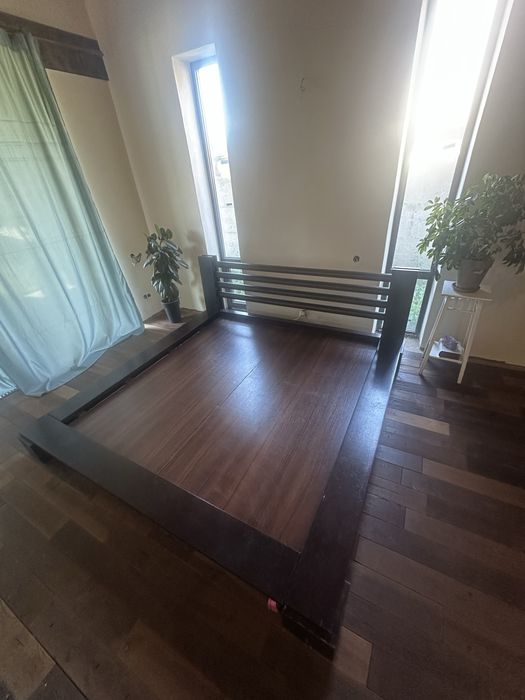 Продам кровать из массива ясеня.