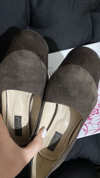 Туфлі на шпильці шоколадного кольору