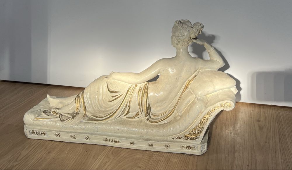 Representação de uma dama antiga