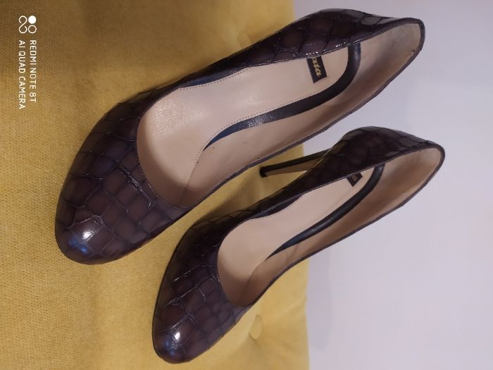 Bata skórzane szpilki damskie - brązowe R.39