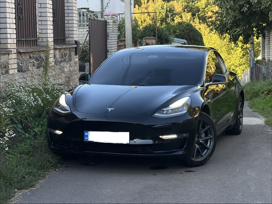 Tesla 3 dual motor автопілот
