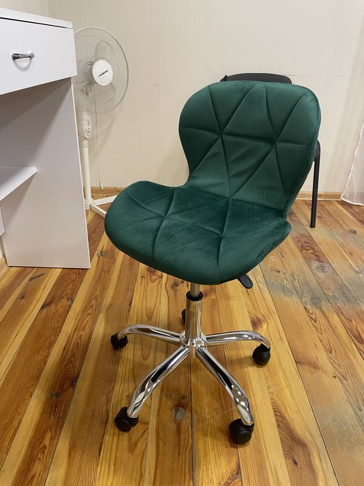 Стілець на коліщатках