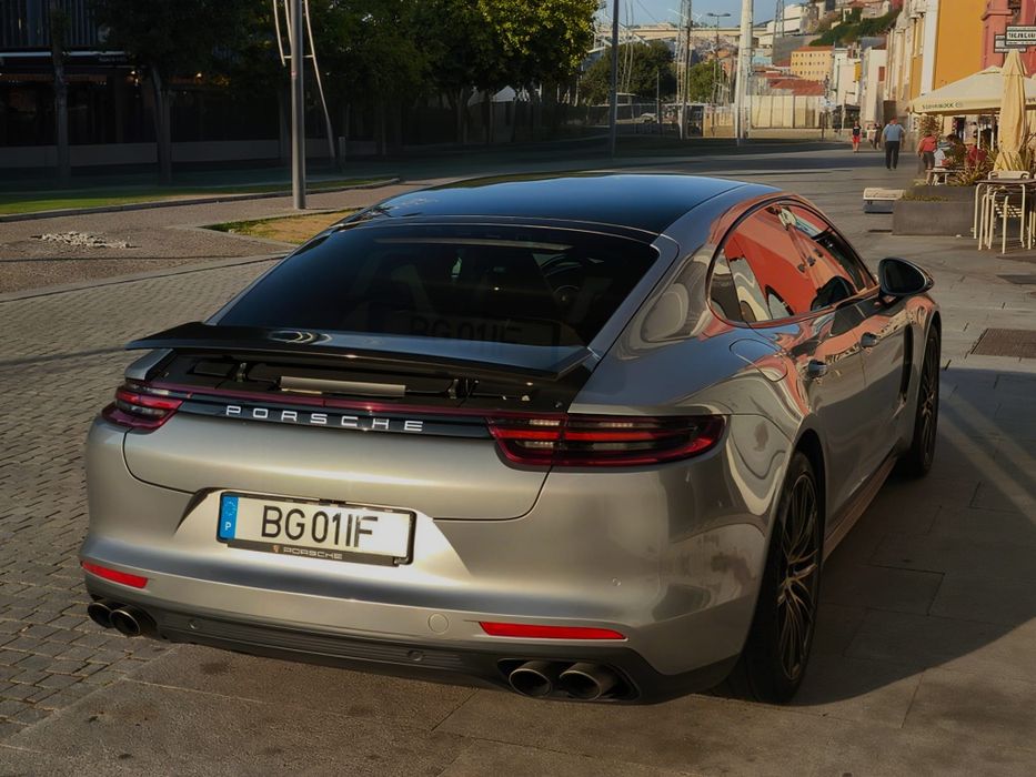 Porsche Panamera 4