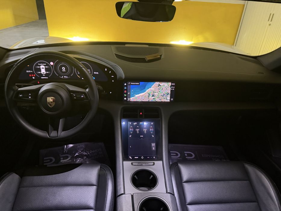 Porsche Taycan 4 Cross Turismo
