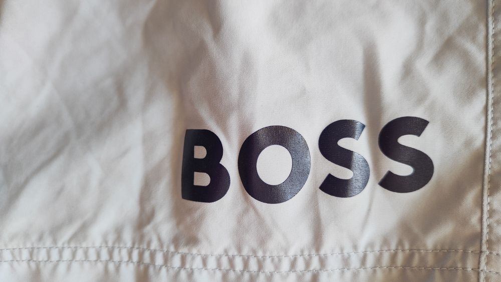 Spodenki kąpielowe Boss nowe