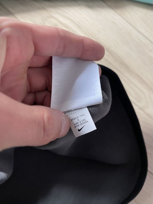 Nike Tech Fleece Размер С в новом состоянии