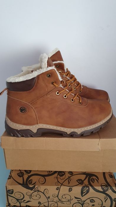 Buty nowe męskie ocieplane na okres zimowy rozmiar 44