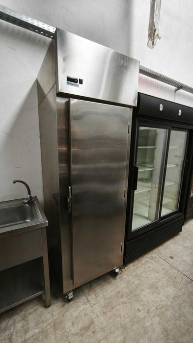 Congelador todo em inox 700L