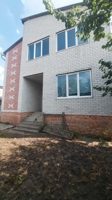 Будинок з комуікаціями