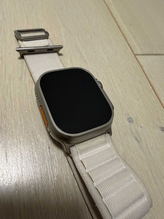 Apple Watch Ultra 1 Titanium Starlight + paski
