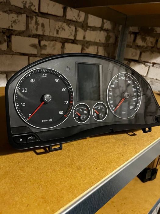 Приборка щиток golf5