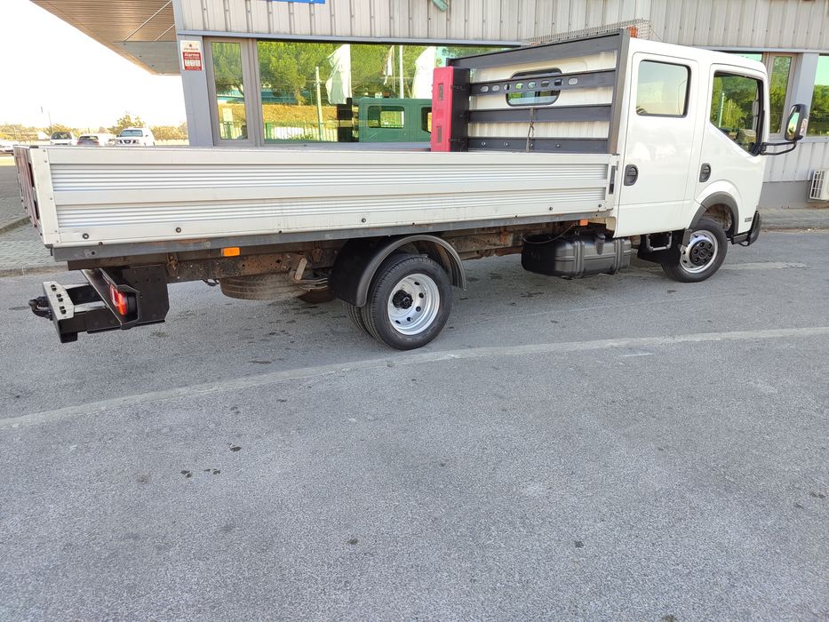 Nissan Cabstar 2.5TD 7 Lugares