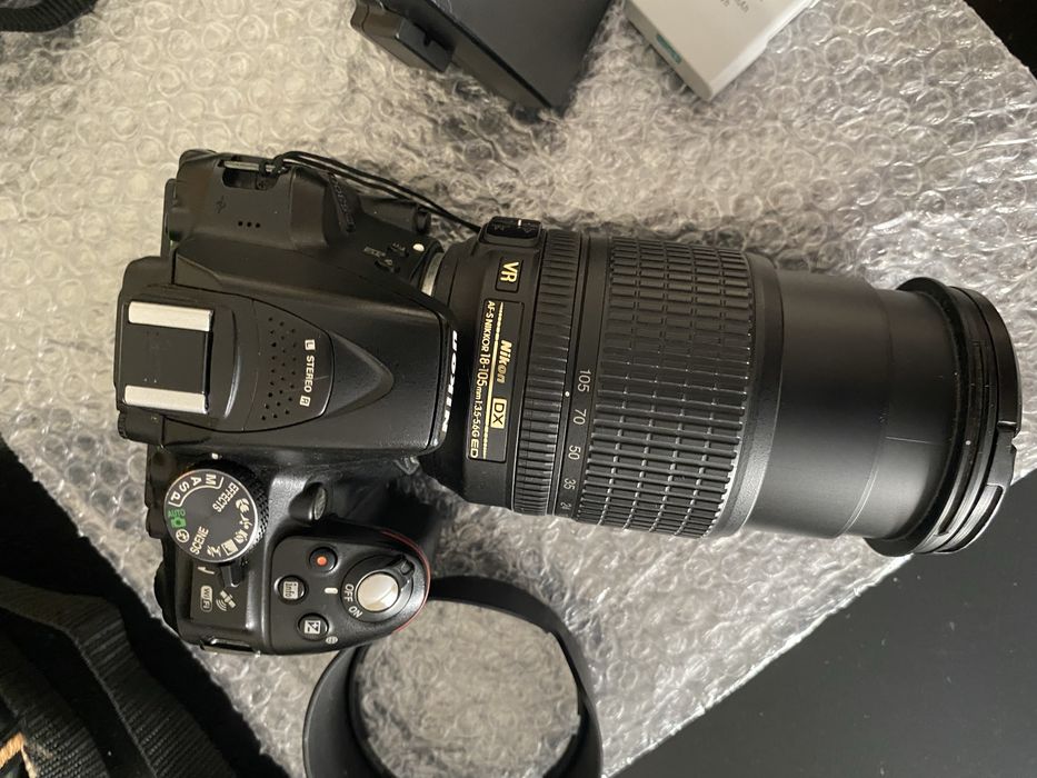 Reflex DSLR Nikon D5300 + Af-S Nikkor 18-105mm 1:3,5-5,6 VR