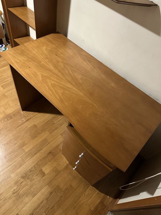 Estante + Secretaria em Pinho